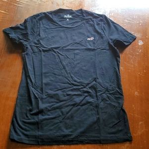Hollister "must-have" collection. Muscle fit. Medium. Black. Never worn. A4.